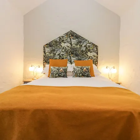 Ees Wyke * Near Sawrey